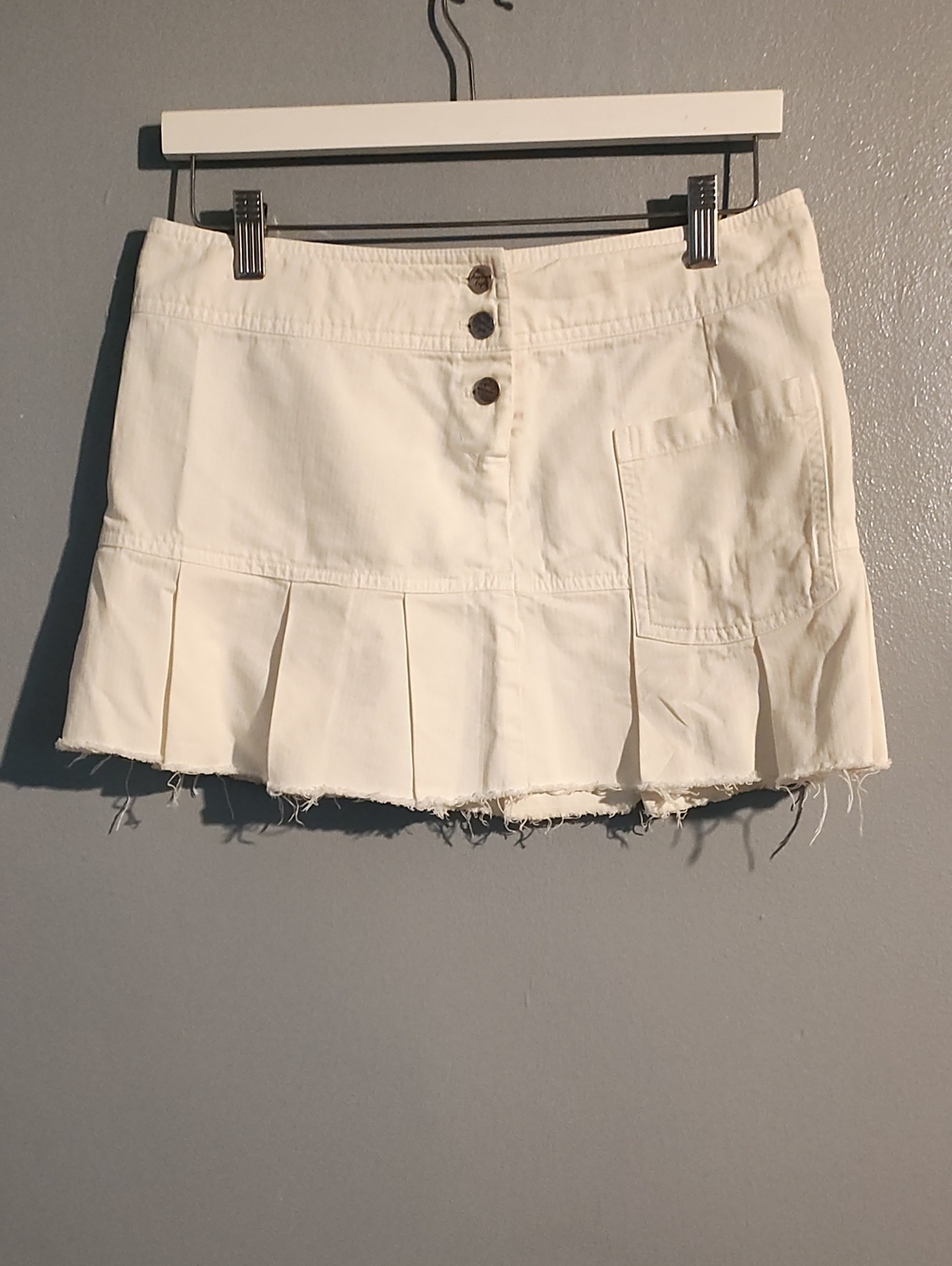 American Eagle 🦅 White Pleated Denim Mini Skirt